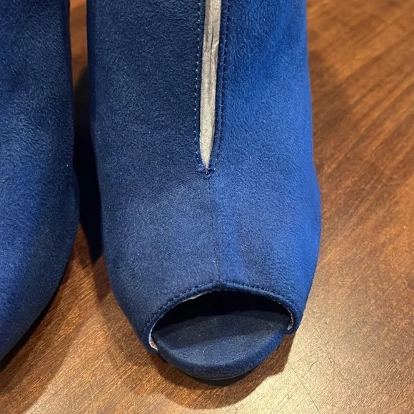 Christian Siriano Royal Blue Shoes - Picture 2 of 8